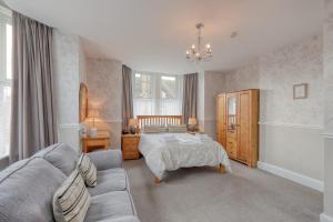 Superior Double Room- room 1 room in Ellinbrook Guest House