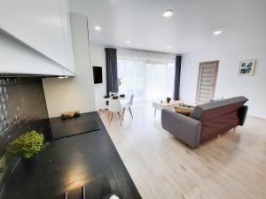 Ella - Šviesu. Stilinga. Jauku.