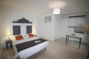 Hotels Logis Hotel & Restaurant Au Clos Paille Charme & Caractere : photos des chambres