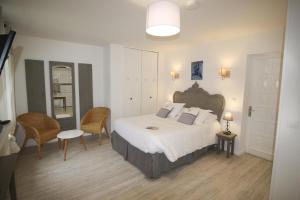 Hotels Logis Hotel & Restaurant Au Clos Paille Charme & Caractere : photos des chambres