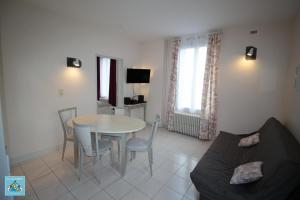 Hotels Logis Hotel & Restaurant Au Clos Paille Charme & Caractere : photos des chambres