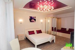 Смілянська 99