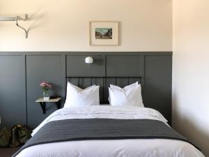 The Bayview Motel - Fort Frances, ON - Lakeside Motel