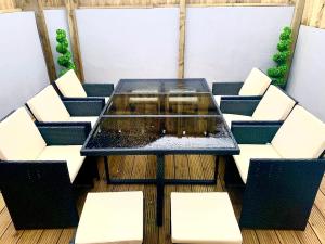 Victory hot tub house