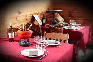 Hotels O CHALET 1700 chalet FFS : photos des chambres