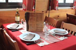 Hotels O CHALET 1700 chalet FFS : photos des chambres