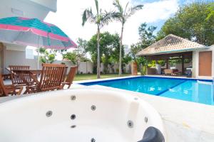 CASA FRANK COM PISCINA EM MARISCAL