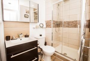 Pimlico Central London Suite near Victoria