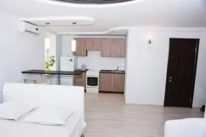 Студія, вул. Сумгаїтська, 24, центр ПЗР - Khreshchatik