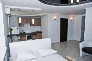 Студія, вул. Сумгаїтська, 24, центр ПЗР