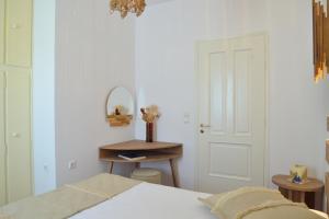 Esperos Seaside Suite in Adamas, Milos