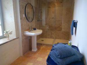 Hotels Chateau De Champdolent : photos des chambres