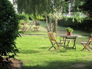 Hotels Logis Hotel-Restaurant Les Loges : photos des chambres