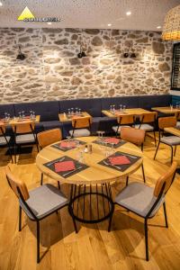 Hotels Hotel Restaurant des Maures : photos des chambres