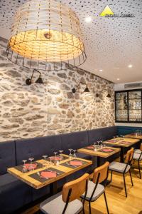 Hotels Hotel Restaurant des Maures : photos des chambres