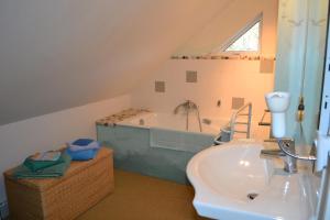Two-Bedroom House room in GITE DES ECURIES