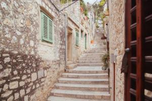 Boutique old town house Karkovich
