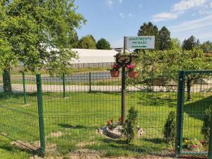 Charming tiny house "Pr Basc" in Ljubljana with cozy terrace and barbecue area