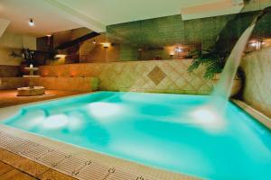 Laurel Suites Apartments