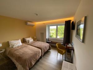 Double Room with Lake View room in Olhos d' Água Alojamento Local