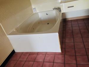 Standard Room with Two Double Beds and Jacuzzi - Non-Smoking room in Bear Mount Inn & Suites