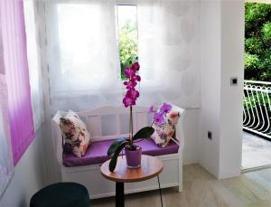 Split Symphony Veranda: Modern, new Apartment (4+1), 5 min walk to ˝Firule˝ SAND BEACH, 12 min walk to CITY CENTER