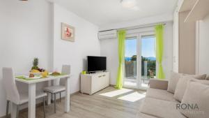 Rona Studio Apartment Tena