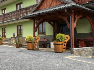 Karczma Mikuda - Sauna Basen Jacuzzi z widokiem na góry - Kuligi - Parking