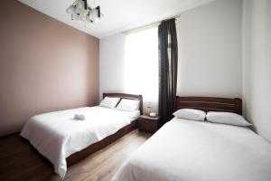 Апартаменти з сучасним ремонтом на площі Митній