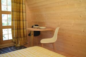 Campings La Pointe Camping : photos des chambres