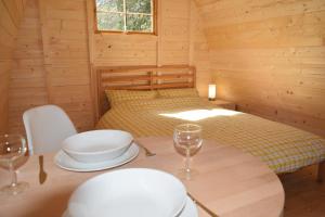 Campings La Pointe Camping : photos des chambres