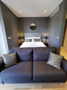 Kings Wharf Quay29 - Large Studio Apartment with 3 Pools - Gym - Rock Views - Holiday and Short Let Apartments in Gibraltar - 直布罗陀 Kings Wharf Quay29 - Large Studio Apartment with 3 Pools - Gym - Rock Views - Holiday and Short Let Apartments in Gibraltar - 直布罗陀
