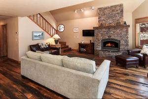 Holiday Home room in Oslo's Hideaway by Tahoe Mountain Properties
