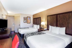 Deluxe Room with Two Queen Beds room in La Quinta by Wyndham Oakland Airport Coliseum