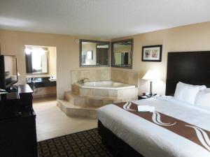 King Suite with Hot Tub - Non-Smoking room in Quality Inn Pasadena Houston