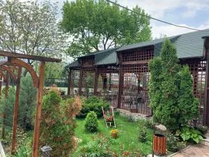 Pensiune Restaurant Rustic Rm Sarat - Tecuci