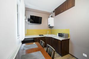 Сучасні апартаменти на площі Митній