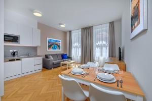 One-Bedroom Apartment room in Downtown Suites Kodanska