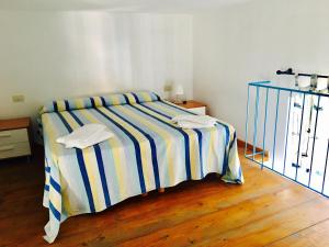 Agenzia Isotur LOCANDA NONNA GIULIA 32 VISTA MARE - Soppalcata