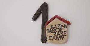 Bed & Breakfast Base Camp