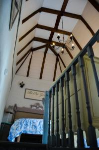 Chalets 17th C French Pigeonaire - magical romantic couples retreat : photos des chambres