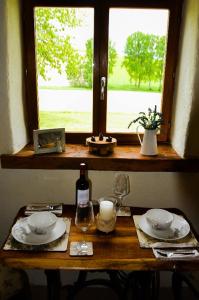 Chalets 17th C French Pigeonaire - magical romantic couples retreat : photos des chambres