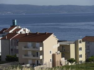 Comfortable Apartment in Podstrana with Balcony