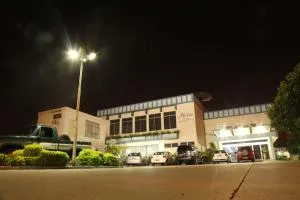 Milão Hotel - 格拉瓦塔伊