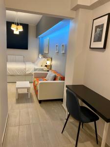 For a genuine Athenian homestay!