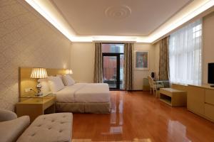 Deluxe Twin Room with Balcony room in Chasse Hotel