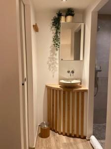 Appartements Le Mouton a 5 Pattes Aubagne-Cassis-Aix en Provence : photos des chambres