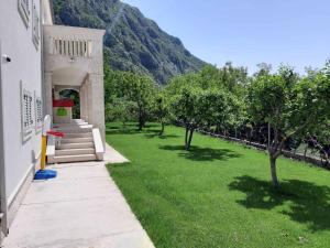 Queen Teuta - Sea View - Private Parking & Garden - BBQ Grill