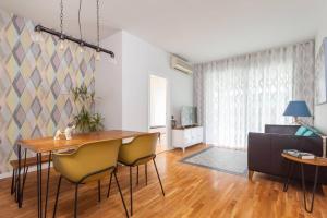 Art House Renoir Plaza Universitat Sant Antoni