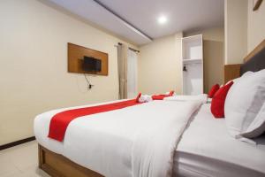 RedDoorz Premium @ Jalan Cengkeh Malang